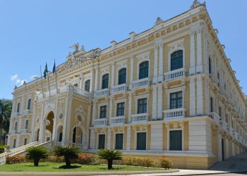 Governo anuncia reajustes no salário e no valor do auxílio alimentação dos servidores do Executivo Estadual