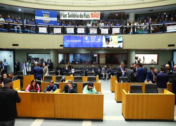 Deputados apoiam luta por valorização da Polícia Científica