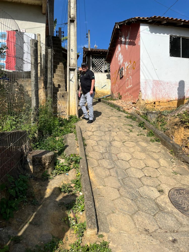 Vereador Edinho Bissoli realiza visita ao Bairro Aimorés para ouvir demandas da comunidade