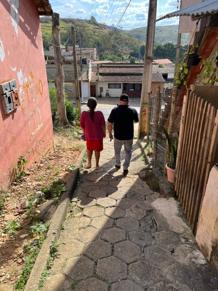 Vereador Edinho Bissoli realiza visita ao Bairro Aimorés para ouvir demandas da comunidade