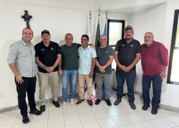 Câmara de São Gabriel da Palha recebe vereador de Guarapari e deputado estadual em visita institucional
