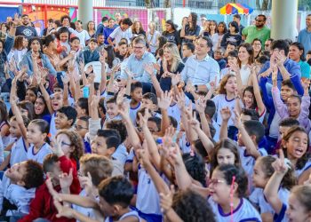 PMV entrega novas quadras na Emef Eber Louzada Zippinotti, em Jardim da Penha