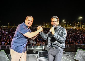 Segunda noite de shows reúne 80 mil pessoas na orla de Camburi em comemoração aos 474 anos de Vitória