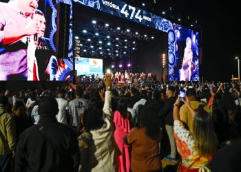 Abertura dos shows em Camburi emociona público em Vitória na comemocação dos 474 anos da capital