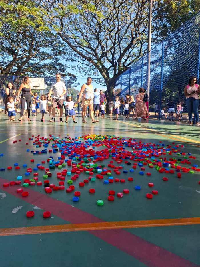 Festa da Família une a comunidade escolar no Cmei Sophia Musengny Loureiro em Vitória