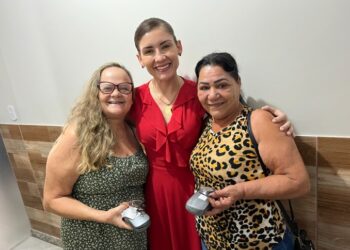 Prefeitura de São Gabriel da Palha entrega 100 óculos para pacientes da rede municipal
