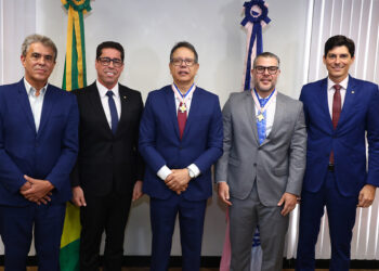 Assembleia Legislativa entrega comendas a autoridades da Justiça e do MPES