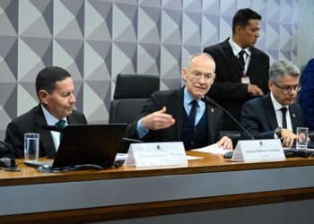 Contarato é eleito presidente da CPI do Crime Organizado