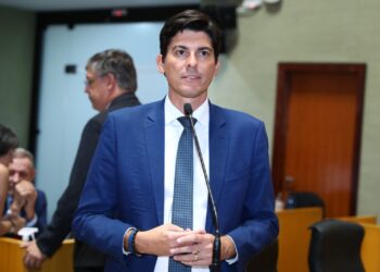 Mazinho dos Anjos destaca importância da maior honraria concedida pela Assembleia Legislativa
