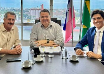 Mazinho dos Anjos articula recursos para Ecoporanga e Água Doce do Norte