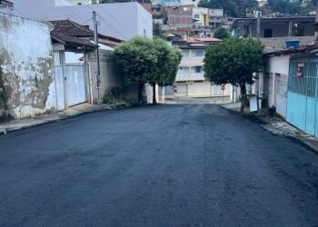Iniciada pavimentação asfáltica da Rua Santa Catarina no bairro Bambé, em Barra de São Francisco