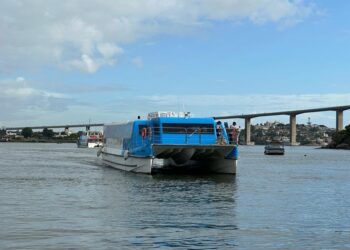 Embarcação Forno Grande entra em operação no Sistema Aquaviário