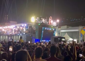 Multidão, grandes shows e emoção marcam o início do Verão Guriri 2026