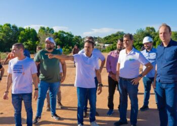 Prefeito Lucas Scaramussa recebe Ricardo Ferraço para visitas importantes em Linhares
