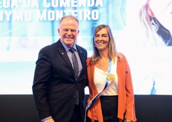 Governo do Estado concede maior honraria à pesquisadora da polilaminina