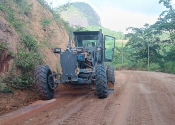 Prefeitura reforça manutenção de estradas e garante mais mobilidade às comunidades rurais de Barra de São Francisco