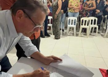 Prefeito Lubiana Barrigueira envia à Câmara projeto com reajuste de 5,4% para professores de Nova Venécia
