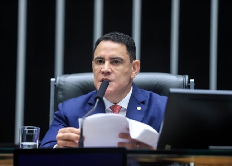 Câmara aprova urgência ao projeto que aumenta limite de faturamento do MEI para R$ 130 mil
