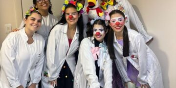 O poder do riso: Ação leva conforto emocional a pacientes do Hospital São Lucas