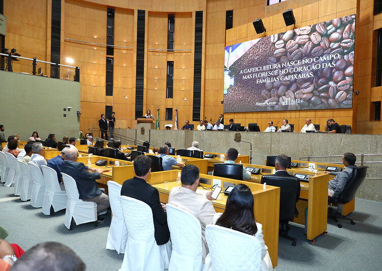 Setor cafeeiro é reconhecido por sua importância econômica em sessão na Assembleia Legislativa
