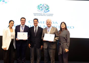 Lideranças religiosas recebem comendas da Ordem Estadual do Mérito Jerônymo Monteiro