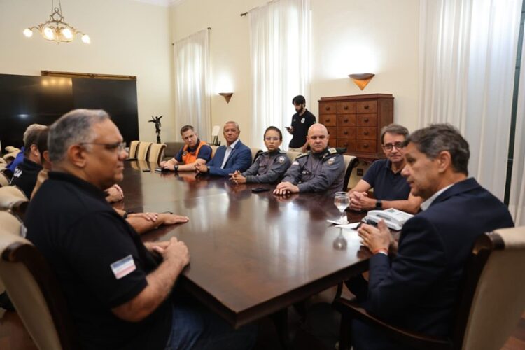 Ricardo Ferraço inicia governo priorizando Segurança, Saúde e Educação no primeiro dia de agenda