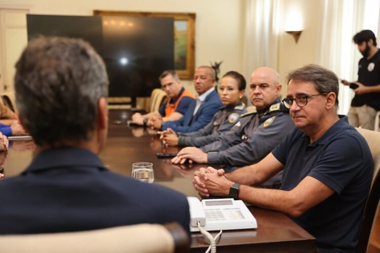 Ricardo Ferraço inicia governo priorizando Segurança, Saúde e Educação no primeiro dia de agenda