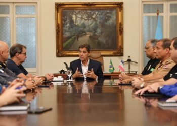 Ricardo Ferraço inicia governo priorizando Segurança, Saúde e Educação no primeiro dia de agenda