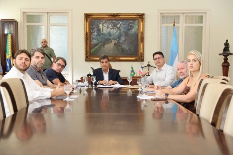 Ricardo Ferraço inicia governo priorizando Segurança, Saúde e Educação no primeiro dia de agenda