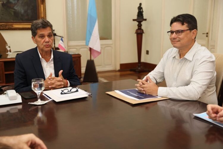 Ricardo Ferraço inicia governo priorizando Segurança, Saúde e Educação no primeiro dia de agenda