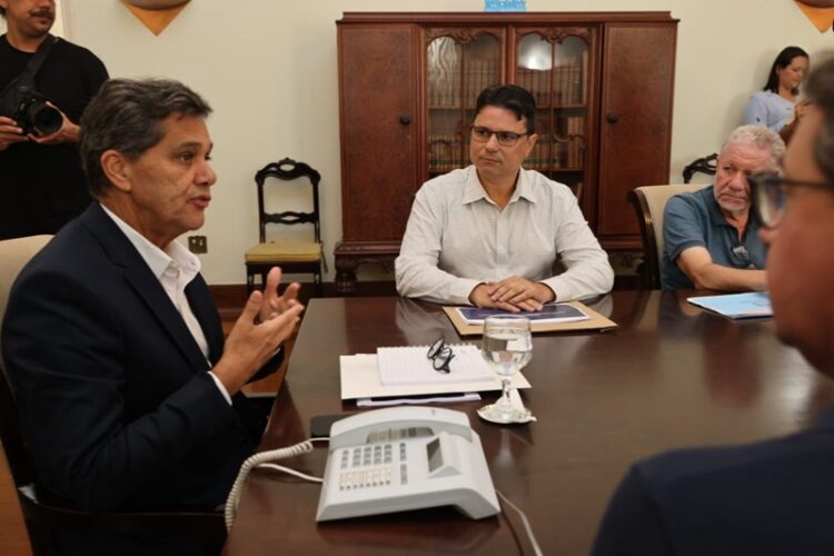 Ricardo Ferraço inicia governo priorizando Segurança, Saúde e Educação no primeiro dia de agenda