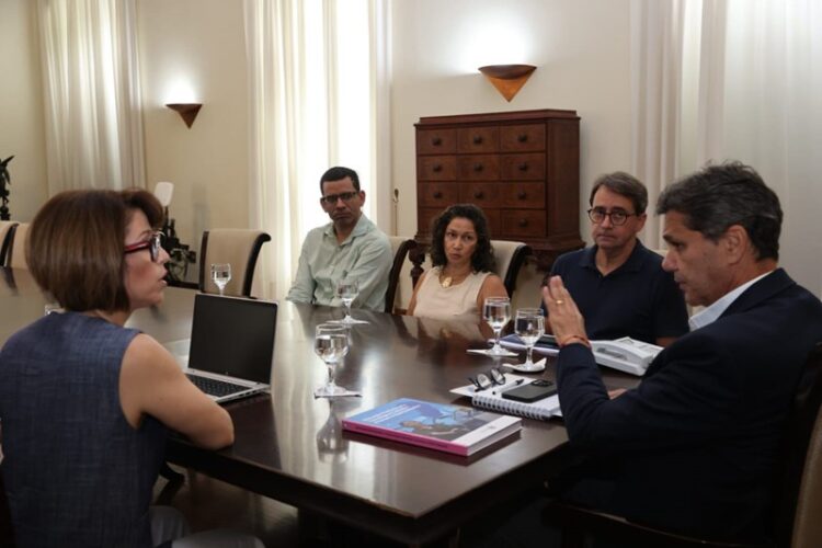 Ricardo Ferraço inicia governo priorizando Segurança, Saúde e Educação no primeiro dia de agenda