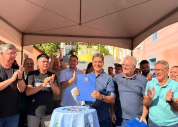 Ricardo Ferraço realiza entregas em Santa Leopoldina nas áreas de infraestrutura rural e cultura