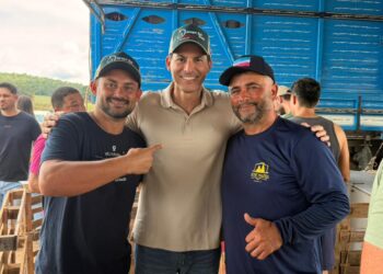 Mazinho dos Anjos prestigia Festa da Carne de Sol e acompanha agenda de desenvolvimento em Pinheiros