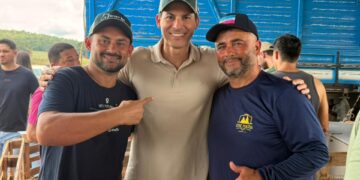 Mazinho dos Anjos prestigia Festa da Carne de Sol e acompanha agenda de desenvolvimento em Pinheiros