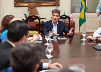 Ricardo Ferraço reúne secretariado em primeira reunião estratégica no Palácio Anchieta