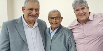 Enivaldo dos Anjos decreta luto oficial de três dias pela morte do professor Adão Simões da Silva