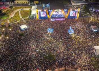 Shows dos 491 anos de Vila Velha reúnem mais de 100 mil pessoas na Prainha
