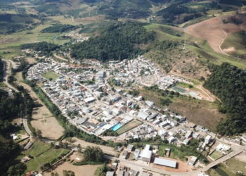 Bandes, Sebrae e Prefeitura de Dores do Rio Preto promovem encontro para fortalecer o turismo em Pedra Menina