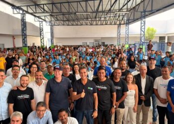 Ferraço entrega obras e anuncia novos investimentos em Pedro Canário