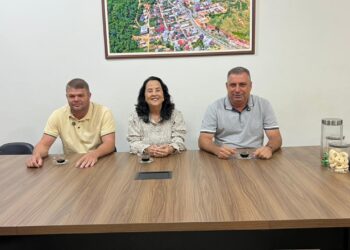 Vila Valério começa a festa com o pé direito: salários antecipados, piso dos professores pago e comércio aquecido
