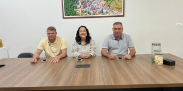 Vila Valério começa a festa com o pé direito: salários antecipados, piso dos professores pago e comércio aquecido