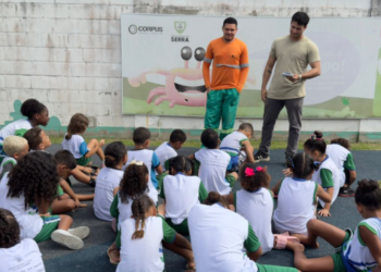 Aula ao ar livre transforma Ecoponto em espaço de consciência ambiental na Serra