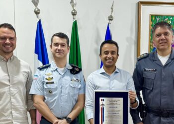 Prefeito Lucas Scaramussa é homenageado com comenda “Amigo da PM” pela Polícia Militar do ES