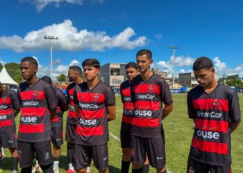 Bola rolando e arquibancadas cheias: Campeonato Municipal da 1ª Divisão agita bairros de Linhares