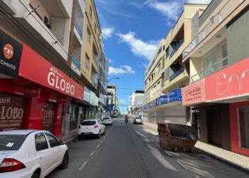 Avenida do Centro de Linhares será interditada neste domingo para retirada de fios inutilizados