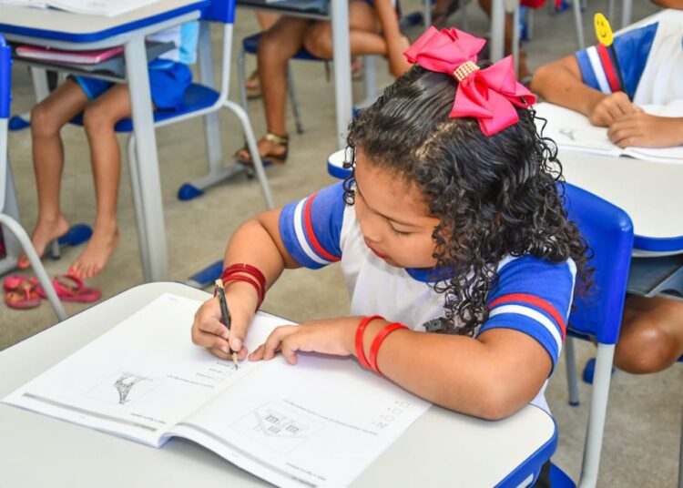 Mais de 28 mil estudantes da rede municipal entram de Férias em Linhares