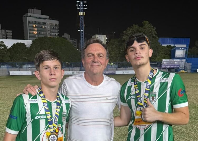 Formados na ASSOPAIS, netos de Osmar Arpini conquistam o Campeonato Capixaba Sub-15 pelo Ibiraçu