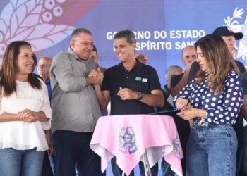 Com parceria entre Ricardo Ferraço e o prefeito Davi Ramos, Vila Valério celebra entrega da ES-230 e conquista novos investimentos