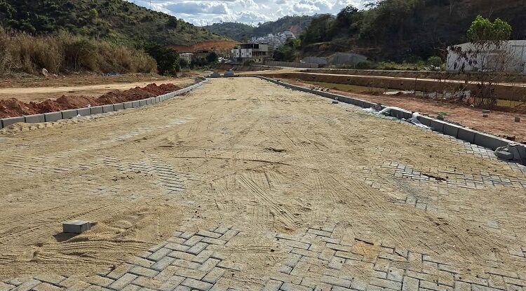 Barra de São Francisco inicia pavimentação da Rua Projetada no bairro Vila Vicente
